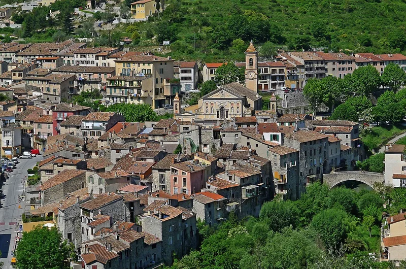 Vue panoramique du village de L'Escarène depuis le quartier du Brec